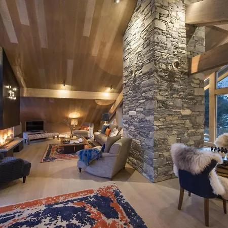 Alpine Tranquility: Discover Chalet Bliss In 아파트
