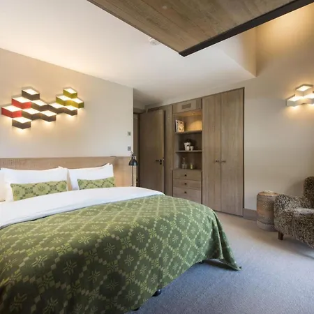 Lägenhet Alpine Tranquility: Discover Chalet Bliss In